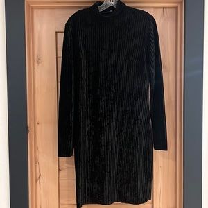 RESERVED size L black velour dress
